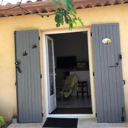 Le Cabanon Des Hirondelles Villa Villecroze Kültér fotó