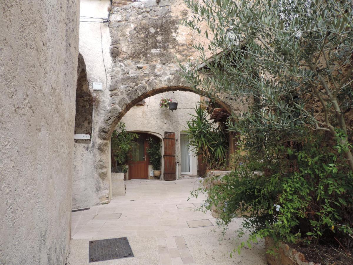 Le Cabanon Des Hirondelles Villa Villecroze Kültér fotó