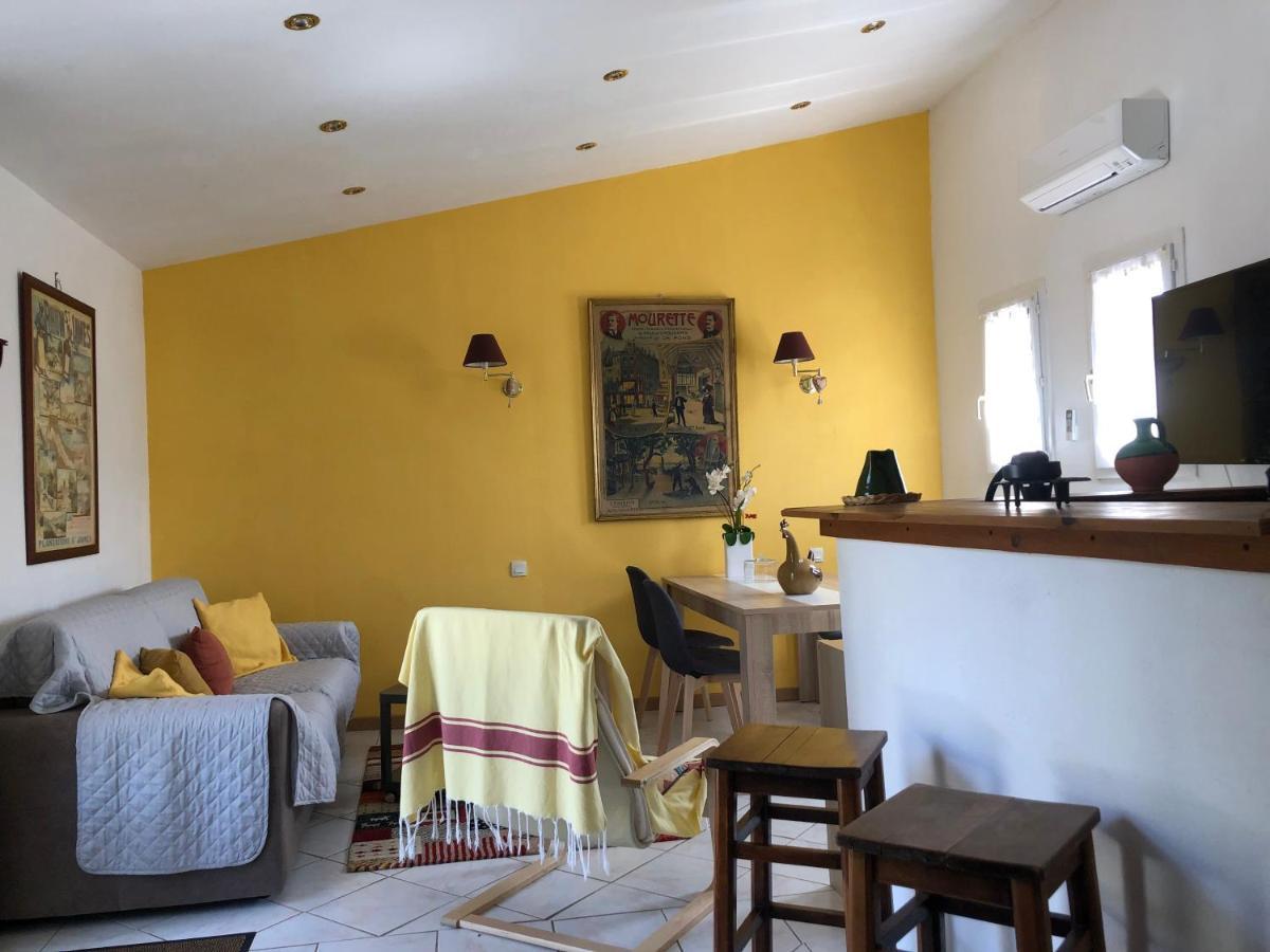 Le Cabanon Des Hirondelles Villa Villecroze Kültér fotó